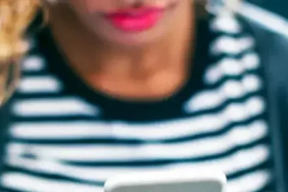 Womans-hands-holding-smartphone-1296X728-header-1296x728 (1)