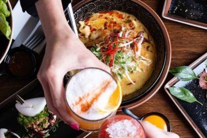 The Best Time to Eat Dinner, According to the Experts